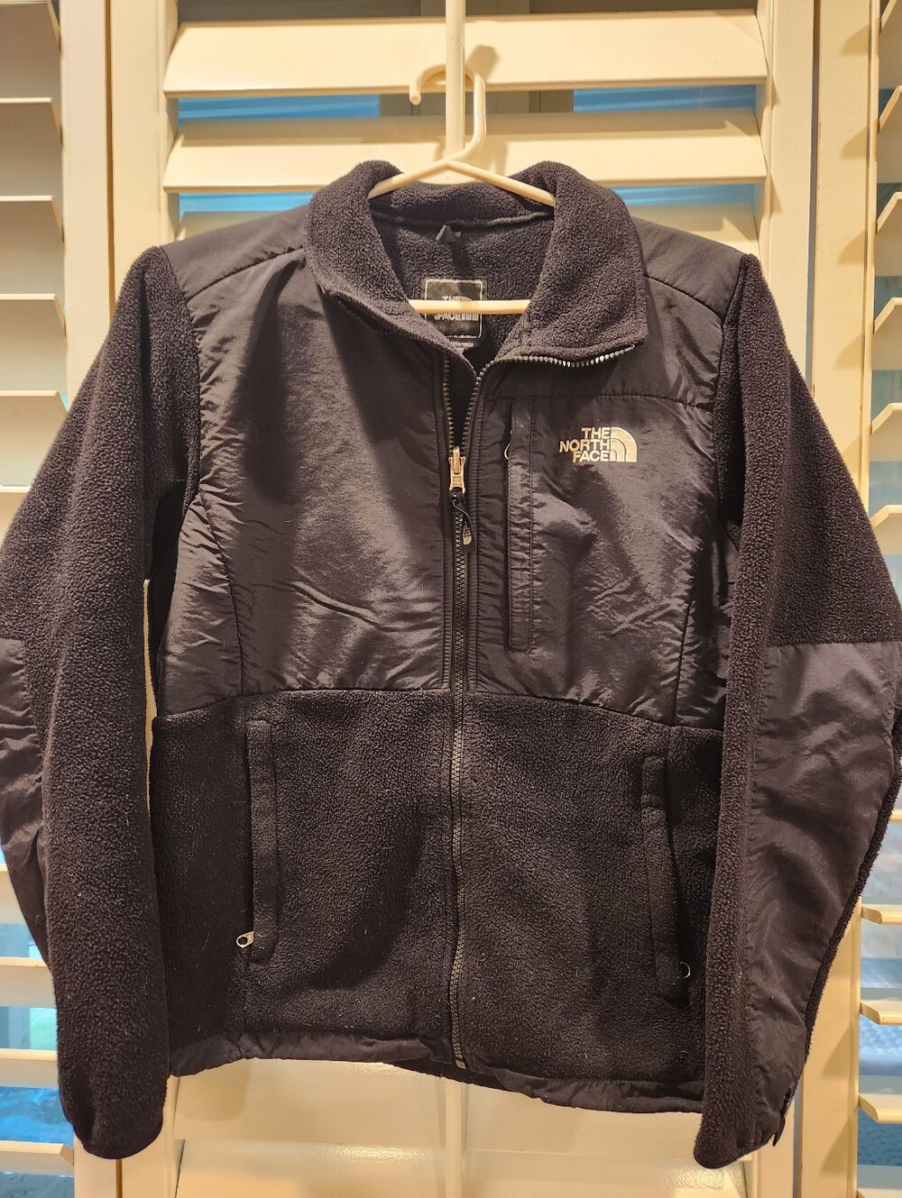 The North Face Women’s Black Lightweight Fleece Jacket, Size M
